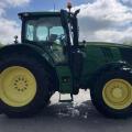 John Deere 6215R