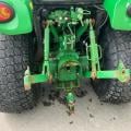 John Deere 3046R