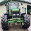 John Deere 6910