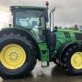 John Deere 6215R