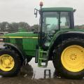 John Deere 6610