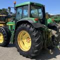 John Deere 6910