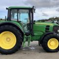 John Deere 6530