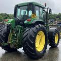 John Deere 6910