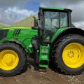 John Deere 6195M