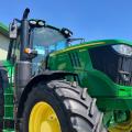 John Deere 6195M