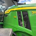 John Deere 7R330