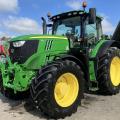 John Deere 6215R