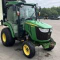 John Deere 3046R