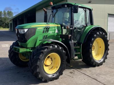 John Deere 6125M