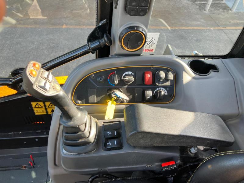 JCB TM420