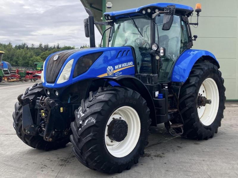 New Holland T7.230