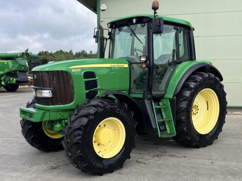 John Deere 6530