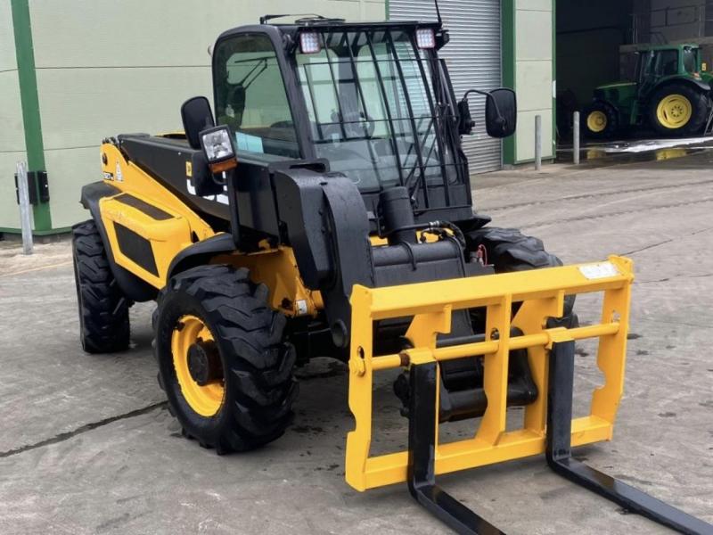 JCB 527-55