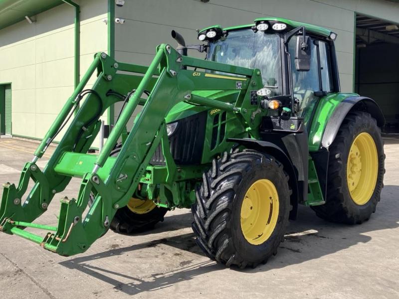 John Deere 6120M