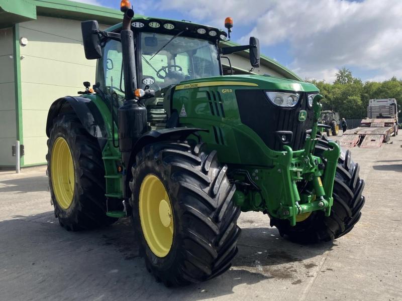 John Deere 6215R