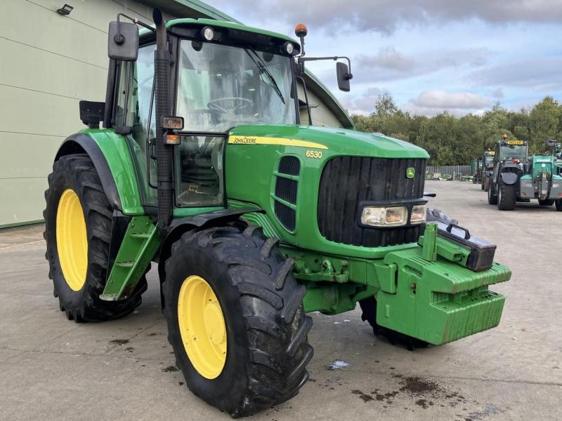 John Deere 6530