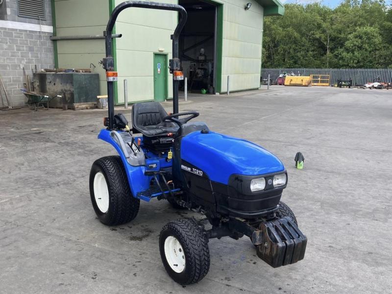 New Holland TC21D
