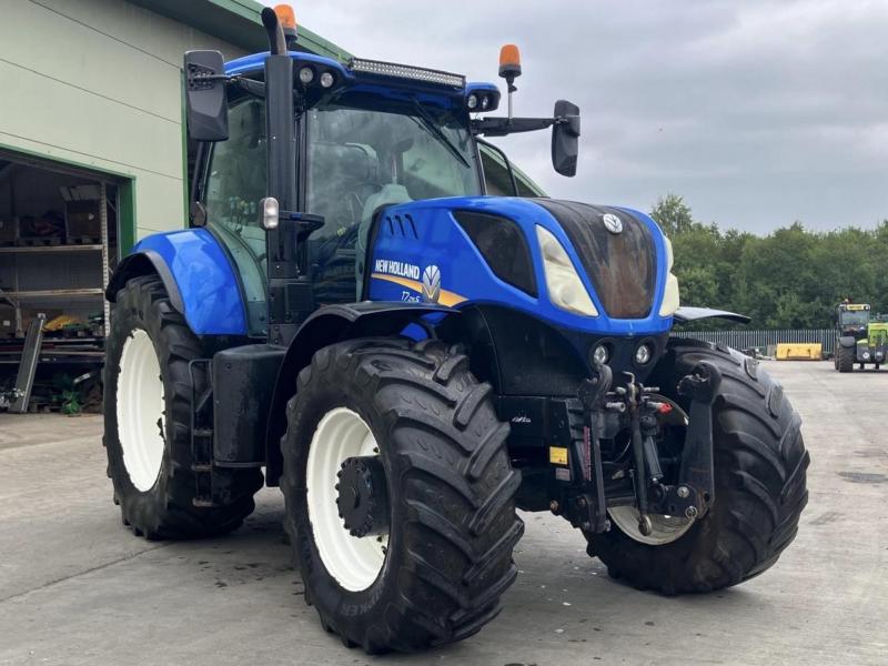New Holland T7.215S